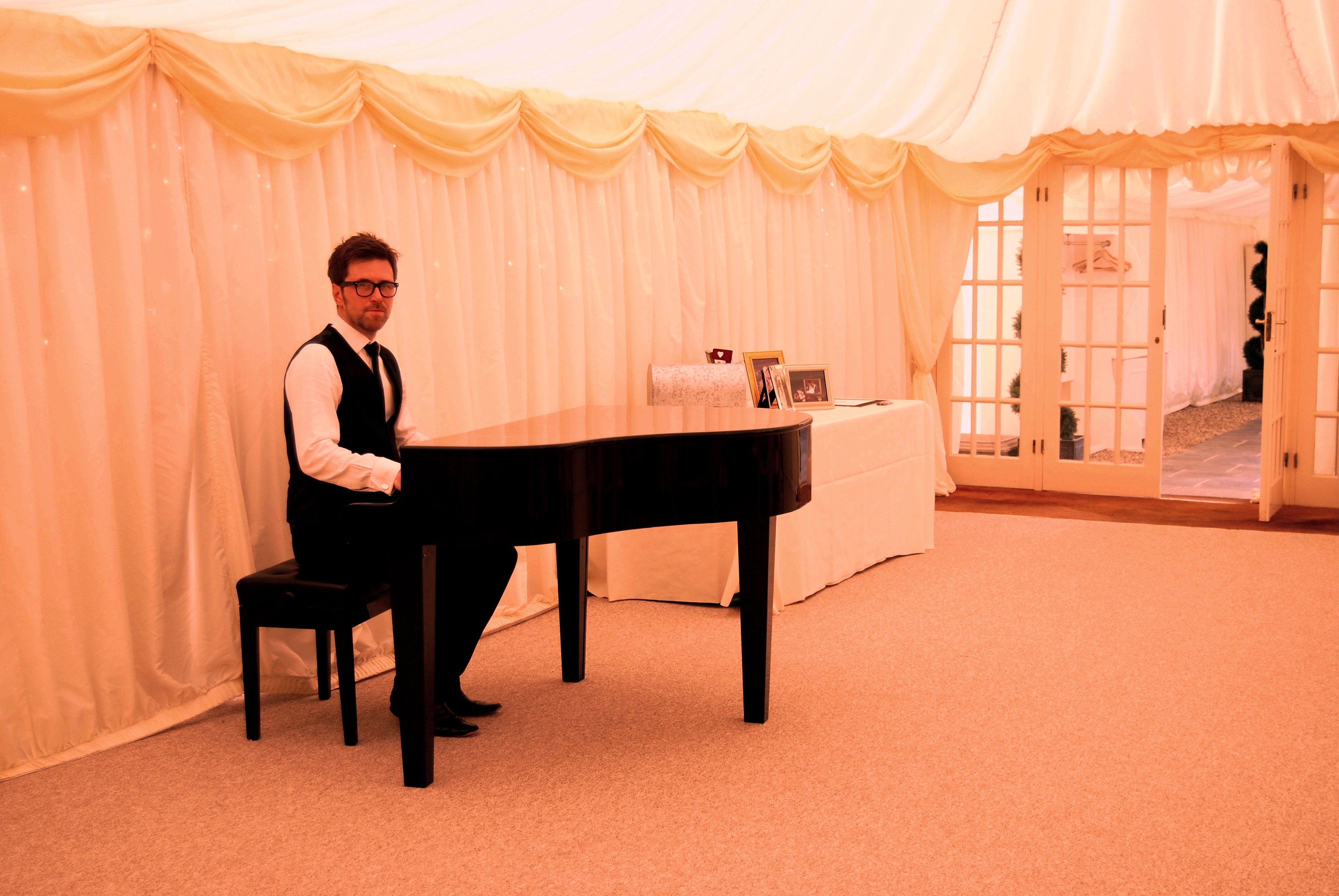 Hedingham Castle Wedding Pianist Phillip Keith