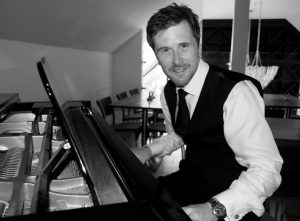 The West Street Vineyard Essex Wedding Pianist Phillip Keith Essex